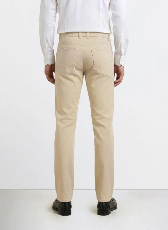 The Indian Garage Co Men Regular Fit Solid Scoop Pocket Mid-Rise Chinos